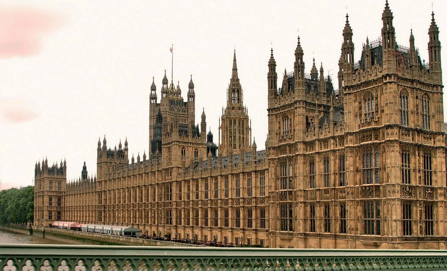 Westminster palace towers. Часовая башня Вестминстерского дворца. Огастес Пьюджин Вестминстерский дворец. Вестминстерский дворец с башней Биг Бен. Часы св Стефана Вестминстерского дворца.